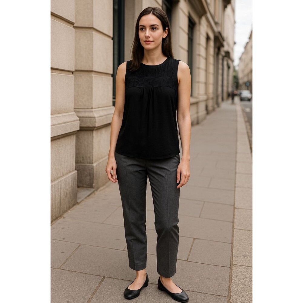 Elle Black Sleeveless Blouse XS Women’s Smocked Front Tank Top Office Casual Got